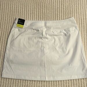 NWT Nike women’s white golf skirt